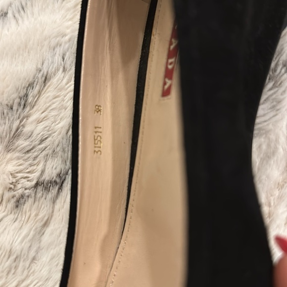Prada suede bow black heels. Very beautiful and comfortable 1.5 heel.pre-loved - Picture 3 of 6